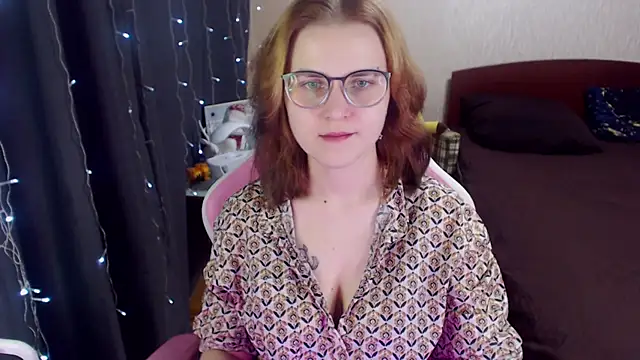 Snapshot of MissBrightShine chatting on January 28, 10:12 am MissBrightShine online show from January 28, 10:12 am