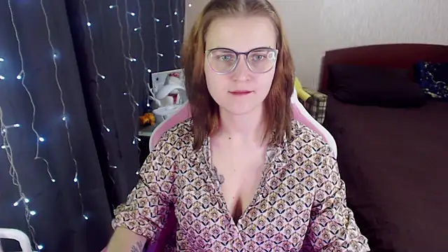 Snapshot of MissBrightShine chatting on January 29, 9:55 am MissBrightShine online show from January 29, 9:55 am