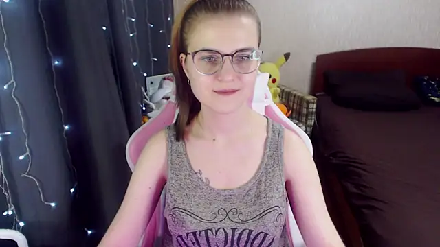 Snapshot of MissBrightShine chatting on February 2, 3:39 pm MissBrightShine online show from February 2, 3:39 pm