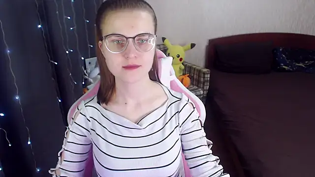 Snapshot of MissBrightShine chatting on February 6, 12:48 pm MissBrightShine online show from February 6, 12:48 pm
