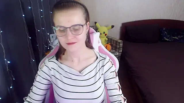 Snapshot of MissBrightShine chatting on February 6, 3:52 pm MissBrightShine online show from February 6, 3:52 pm