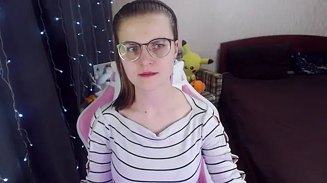 Snapshot of MissBrightShine chatting on February 7, 1:11 pm MissBrightShine online show from February 7, 1:11 pm