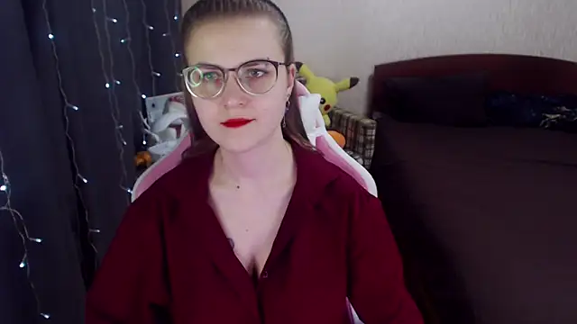 Snapshot of MissBrightShine chatting on February 13, 12:54 pm MissBrightShine online show from February 13, 12:54 pm