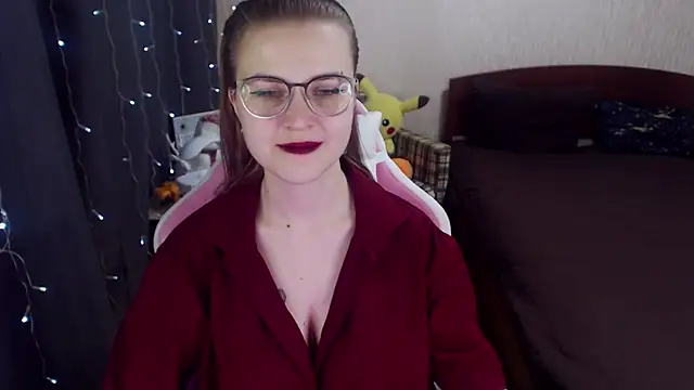 Snapshot of MissBrightShine chatting on February 14, 12:47 pm MissBrightShine online show from February 14, 12:47 pm