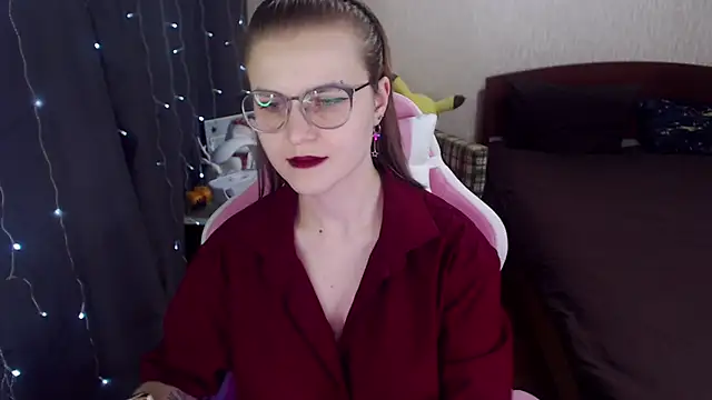 Snapshot of MissBrightShine chatting on February 14, 3:47 pm MissBrightShine online show from February 14, 3:47 pm