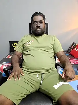 Snapshot of Rayansmith_ chatting on February 16, 9:16 pm Rayansmith online show from February 16, 9:16 pm