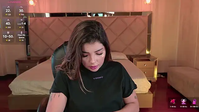 LisaMonroe  online show from March 13, 8:37 pm