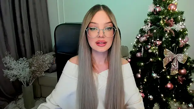 Snapshot of FloweryLove_1 chatting on December 29, 2:38 am FloweryLove 1 online show from December 29, 2:38 am
