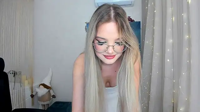 Snapshot of FloweryLove_1 chatting on January 12, 3:03 pm FloweryLove 1 online show from January 12, 3:03 pm