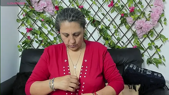 merlyna goldens online show from October 24, 11:45 pm