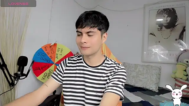 Snapshot of lucas_cute chatting on January 9, 5:11 pm lucas cute online show from January 9, 5:11 pm