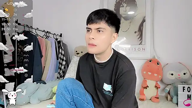 Snapshot of lucas_cute chatting on February 20, 6:35 pm lucas cute online show from February 20, 6:35 pm