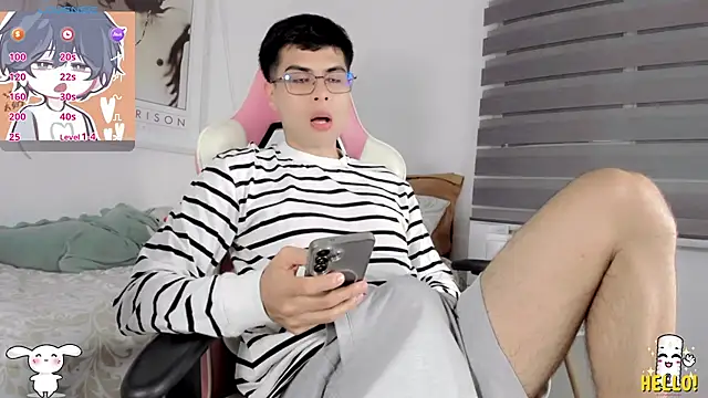 Snapshot of lucas_cute chatting on November 17, 7:19 pm lucas cute online show from November 17, 7:19 pm