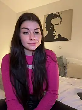 Snapshot of EllyNora chatting on February 2, 8:19 pm EllyNora online show from February 2, 8:19 pm