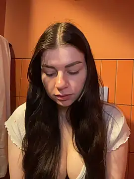 Snapshot of EllyNora chatting on November 19, 11:43 am EllyNora online show from November 19, 11:43 am