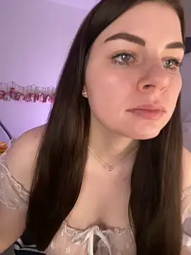 Snapshot of EllyNora chatting on December 4, 3:21 pm EllyNora online show from December 4, 3:21 pm