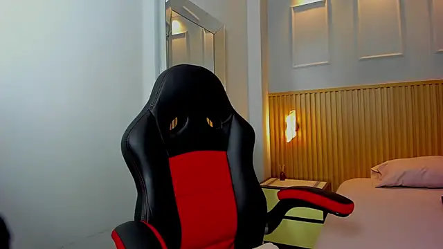 Snapshot of valery_smitd chatting on March 13, 3:11 am valery smitd online show from March 13, 3:11 am