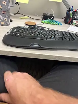 Snapshot of Bigbi6foot5 chatting on October 15, 7:14 pm Bigbi6foot5 online show from October 15, 7:14 pm