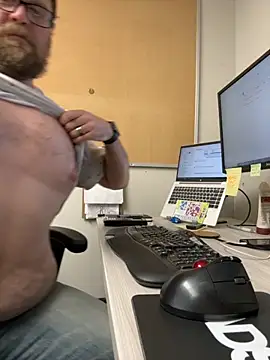 Snapshot of Bigbi6foot5 chatting on November 5, 7:47 pm Bigbi6foot5 online show from November 5, 7:47 pm