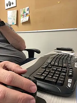 Snapshot of Bigbi6foot5 chatting on November 12, 3:34 pm Bigbi6foot5 online show from November 12, 3:34 pm