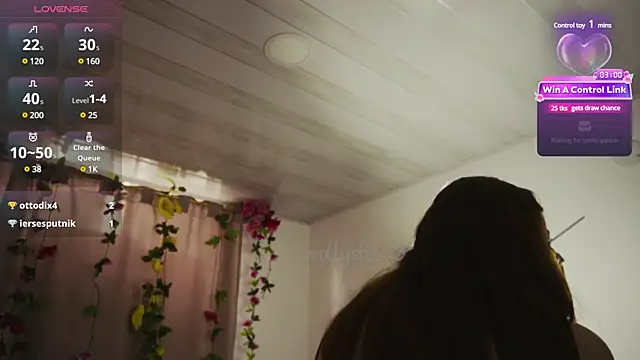 Snapshot of molly_russell chatting on December 10, 6:06 pm molly russell online show from December 10, 6:06 pm