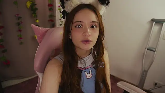 Snapshot of molly_russell chatting on January 16, 5:44 pm molly russell online show from January 16, 5:44 pm