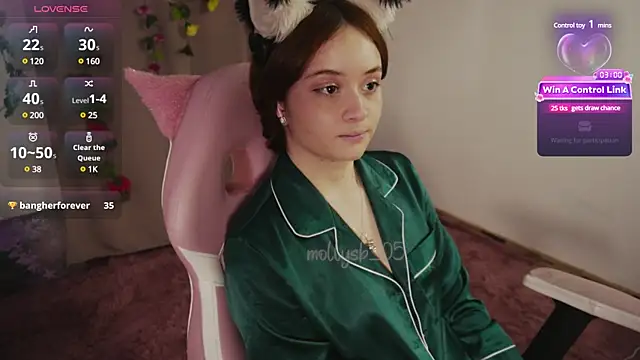 Snapshot of molly_russell chatting on February 13, 10:00 pm molly russell online show from February 13, 10:00 pm