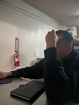 PeterGrandee online show from March 5, 6:01 pm