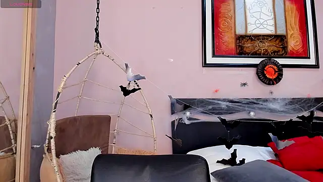 Snapshot of Paula_Desousa chatting on October 29, 7:37 pm Paula Desousa online show from October 29, 7:37 pm