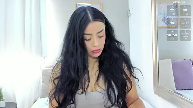 Paula Desousa online show from January 7, 6:43 pm