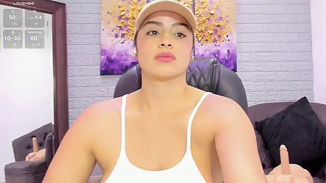 Paula Desousa online show from February 4, 5:19 pm