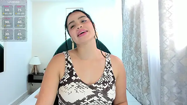 Paula Desousa online show from February 13, 2:57 pm