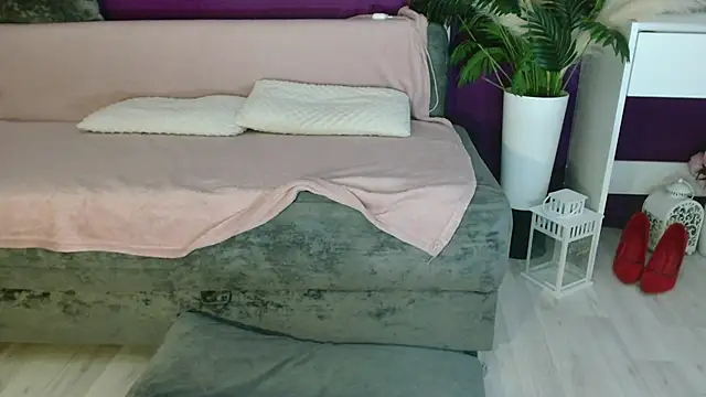 Imcarrieberry online show from September 22, 2:52 pm