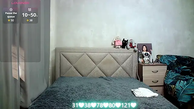 juliettkalen online show from September 18, 10:39 am