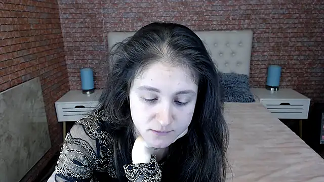 Holliy Cooper online show from January 28, 10:23 am