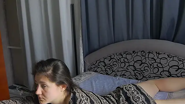 Holliy Cooper online show from February 25, 10:04 am