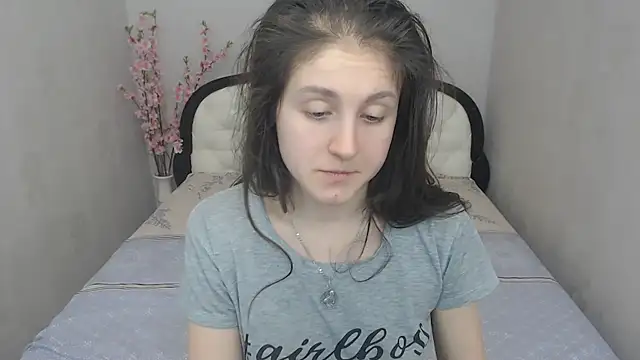 Holliy Cooper online show from March 6, 3:45 pm