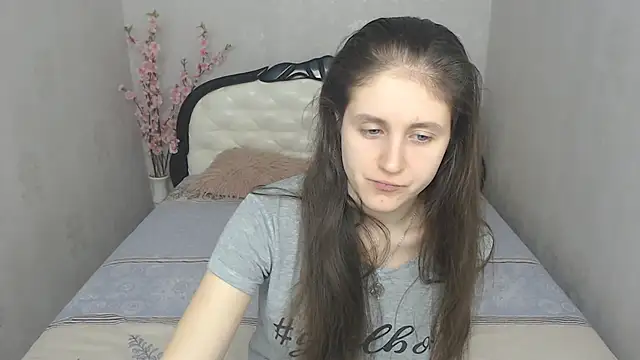 Holliy Cooper online show from March 7, 6:57 am