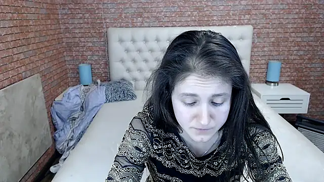 Holliy Cooper online show from March 10, 4:46 pm