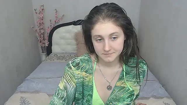 Holliy Cooper online show from March 12, 4:24 pm