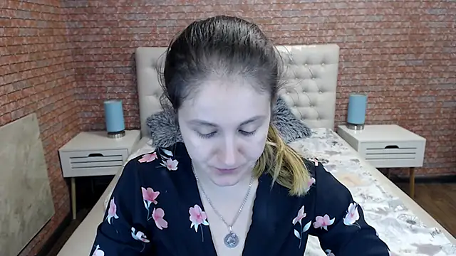 Holliy Cooper online show from September 10, 7:41 am