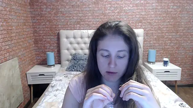 Holliy Cooper online show from September 13, 8:14 am