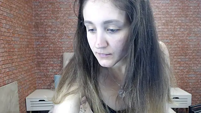 Holliy Cooper online show from October 4, 11:41 am