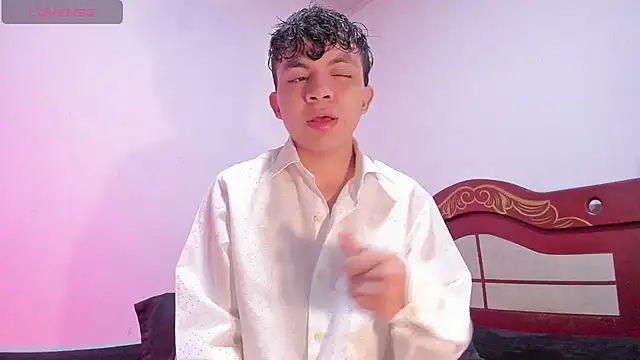 Snapshot of Lucaas_King chatting on February 14, 4:04 am Lucaas King online show from February 14, 4:04 am