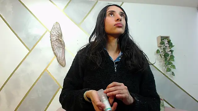 RoxanaCyrano  online show from November 11, 7:25 pm