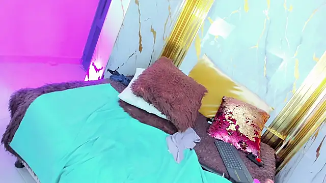 dianamilf online show from April 18, 7:56 am