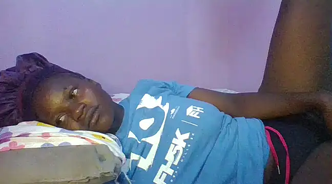 prettychic5 online show from March 5, 6:54 am