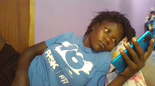 prettychic5 online show from March 21, 2:40 pm