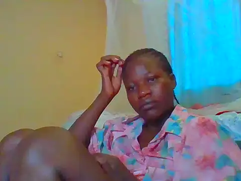 prettychic5 online show from April 19, 6:13 am