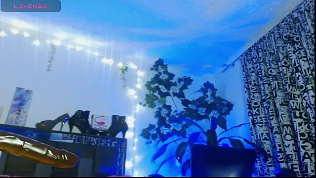 Snapshot of DULCE_ZOE chatting on January 15, 2:27 am DULCE ZOE online show from January 15, 2:27 am